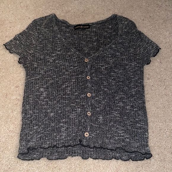 V-Neck Crop Top - Picture 1 of 2